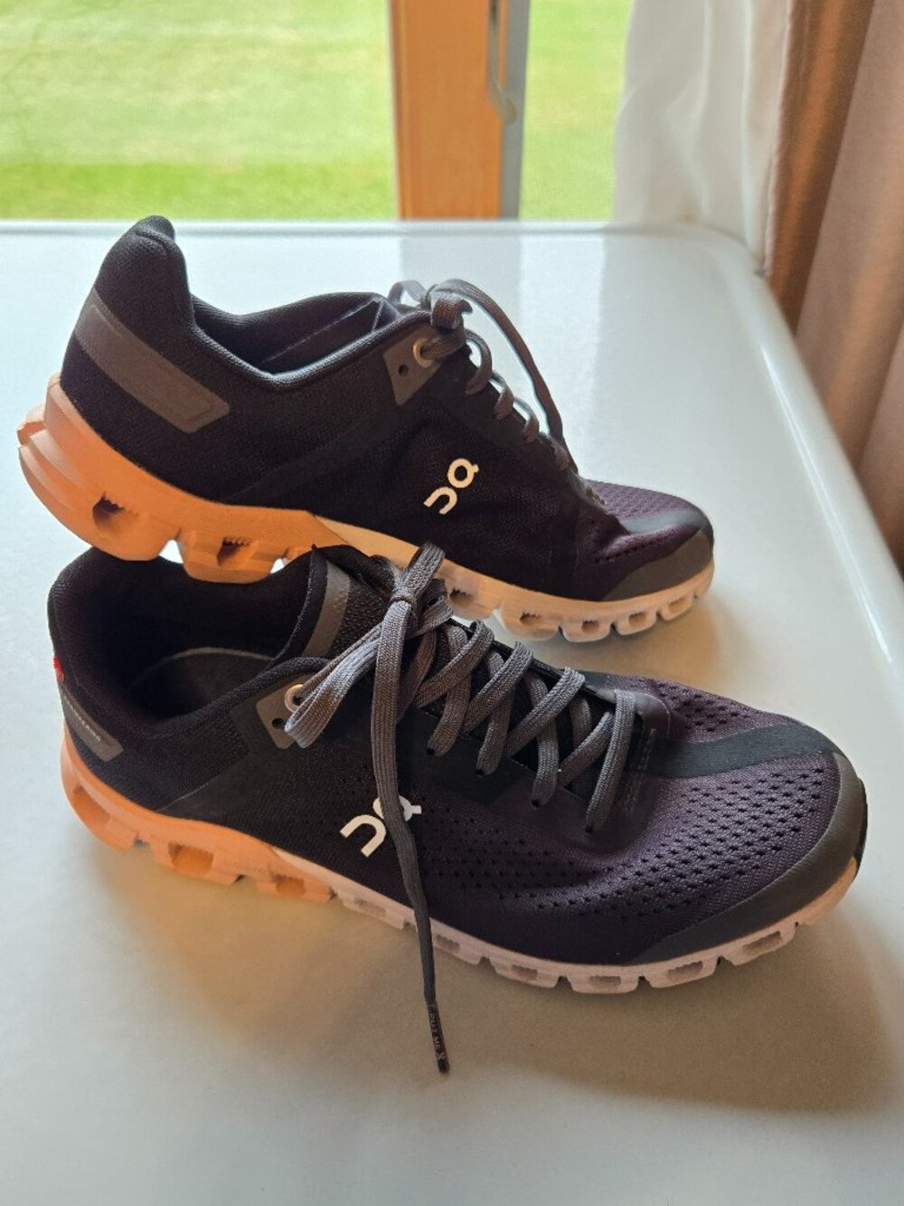 Women's On Cloudflow Running Shoes Size 8